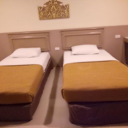 Tongpoon Hotel Bangkok Ngoại thất bức ảnh