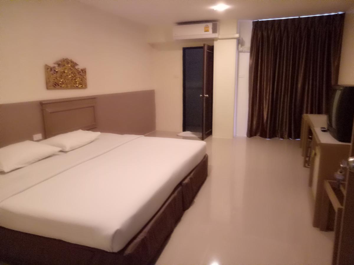 Tongpoon Hotel Bangkok Ngoại thất bức ảnh