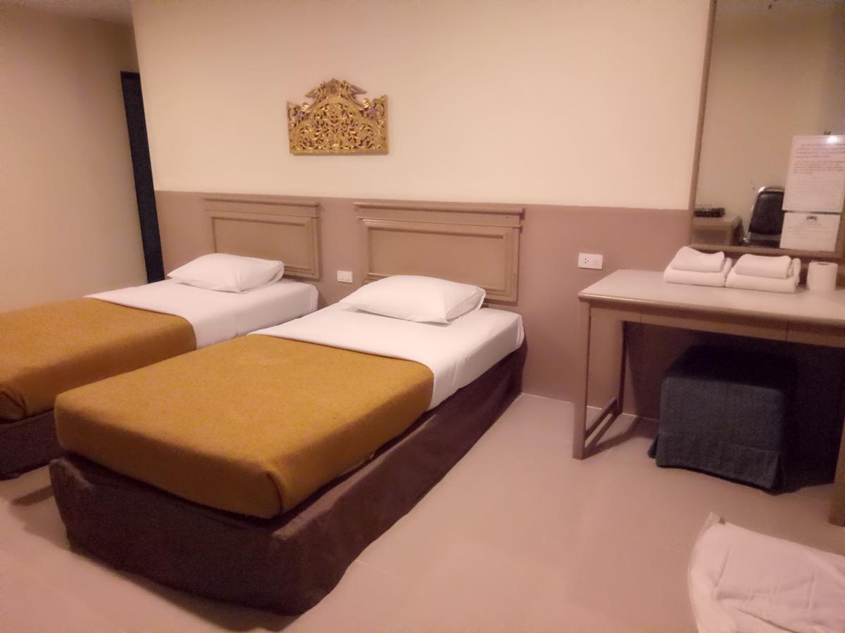 Tongpoon Hotel Bangkok Ngoại thất bức ảnh