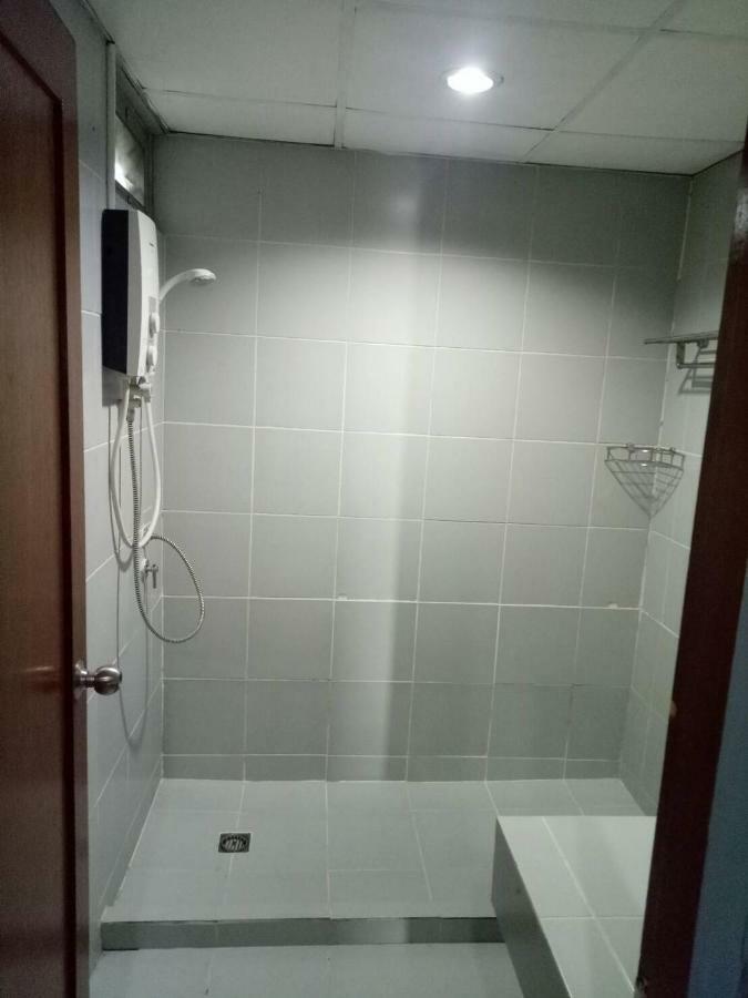 Tongpoon Hotel Bangkok Ngoại thất bức ảnh